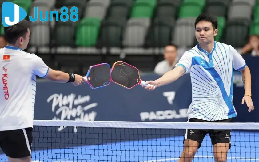 Linh Giang đánh bại Hoàng Nam để tiến vào trận chung kết đơn nam Linh Giang đánh bại Hoàng Nam để tiến vào trận chung kết đơn nam